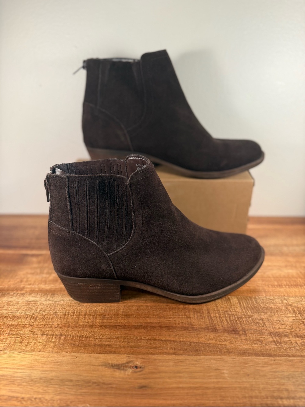 Kensie Chocolate Brown Suede Ankle Boots Size 8.5